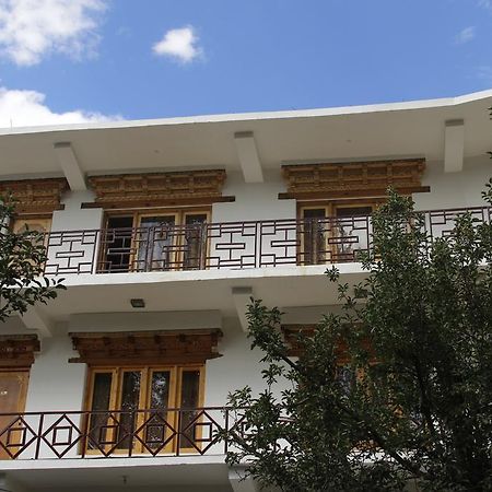 Mentokling Guest House And Garden Restaurant Leh Exterior photo