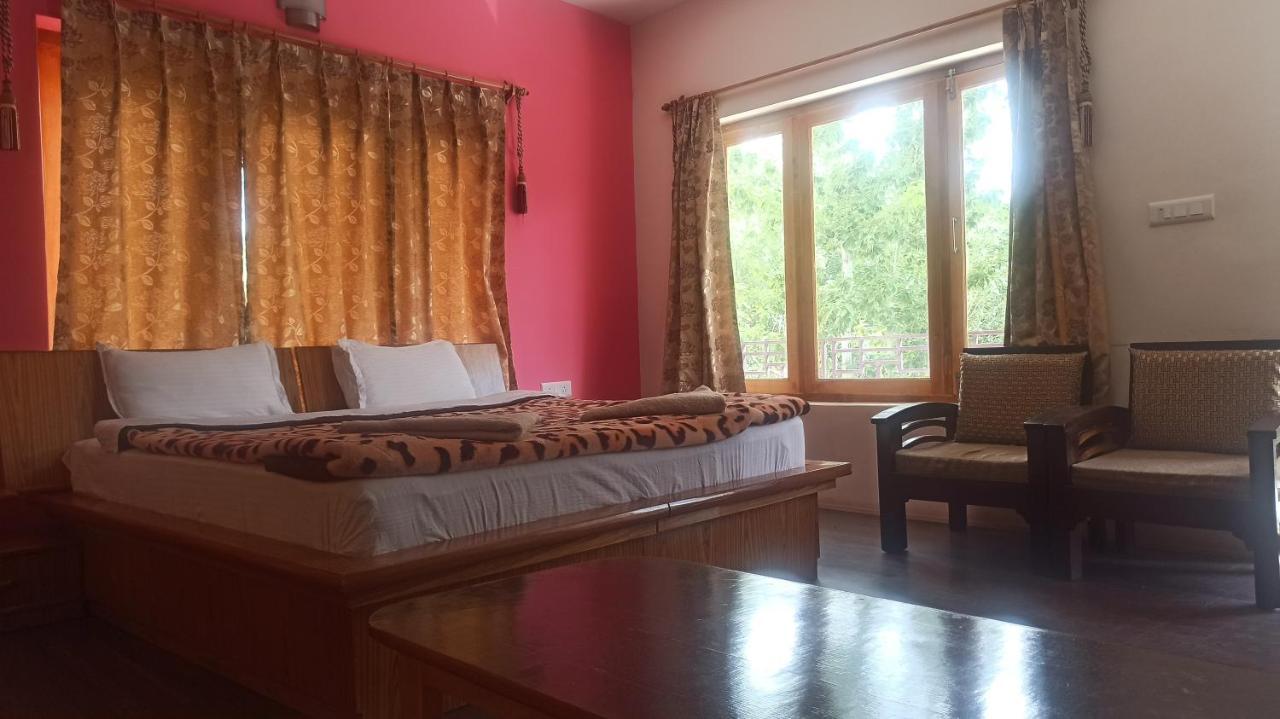 Mentokling Guest House And Garden Restaurant Leh Room photo